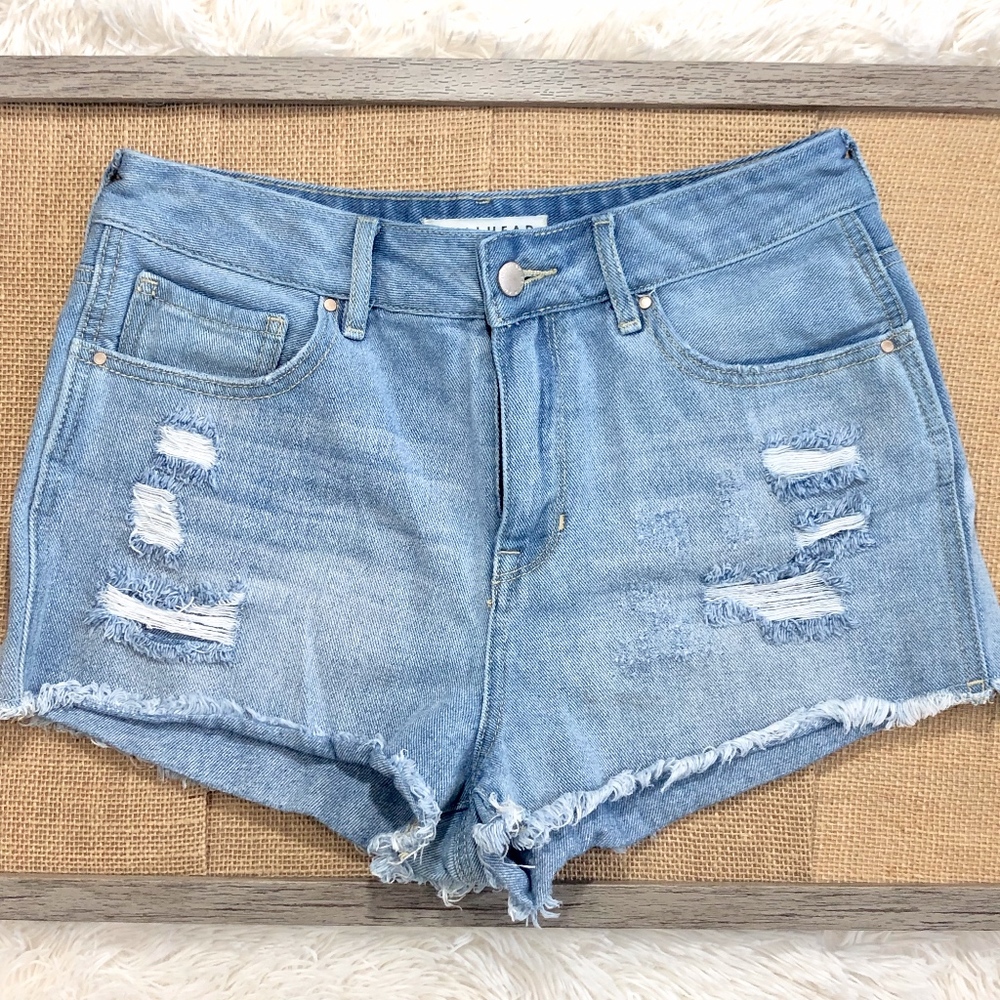 Bullhead distressed shorts